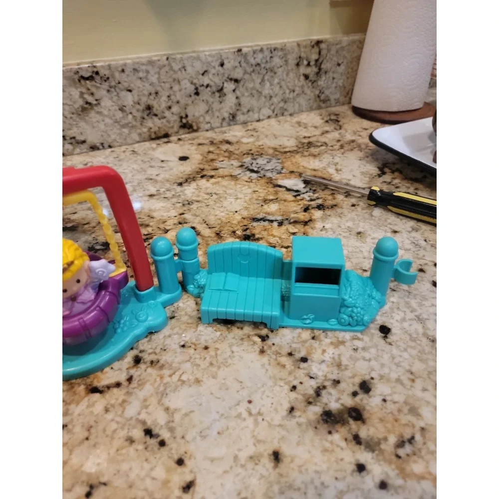 Vintage Fisher Price Little People Sweet Sounds Doll House Tested Works Figures